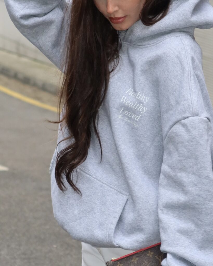 Mikina Healthy, Wealthy, Loved STONE GREY